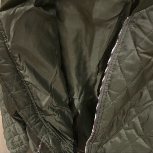 Eilly Bazar Women's Quilted Green Bomber Jacket - Picture 4 of 11